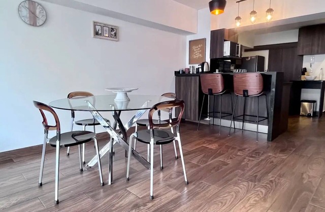 CS302- 3BR/3BTH - One Bedroom Apartment, Sleeps 6