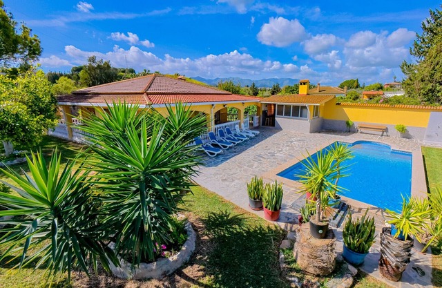 Cubo's Finca Megan/private pool/free wifi/air-conditioning