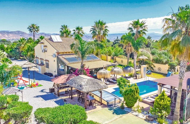 Cubo's Villa Las Palmeras Altas Family/private pool/air conditioning/children's area/free wifi