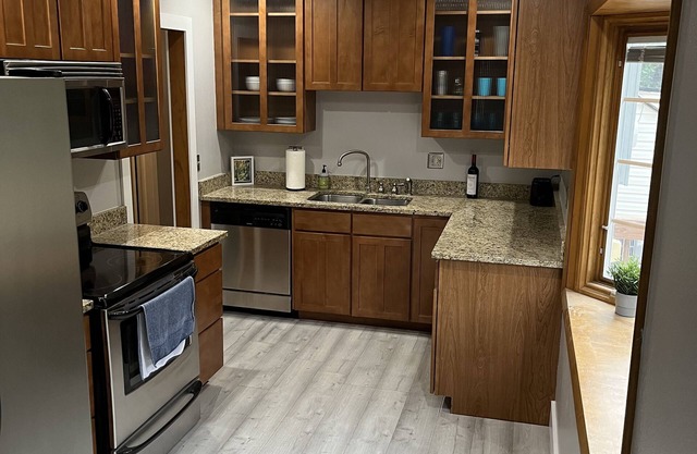 Cute 5-BR/2-BA house near Downtown and the Tech Center