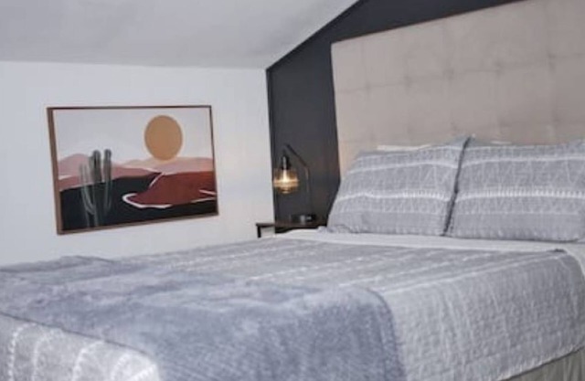 Cute Boho Micro Loft. Steps from 7th Ave. #8