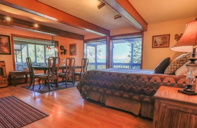D1: Larger than the standard Studio, D1 has lots of extra space and great views.