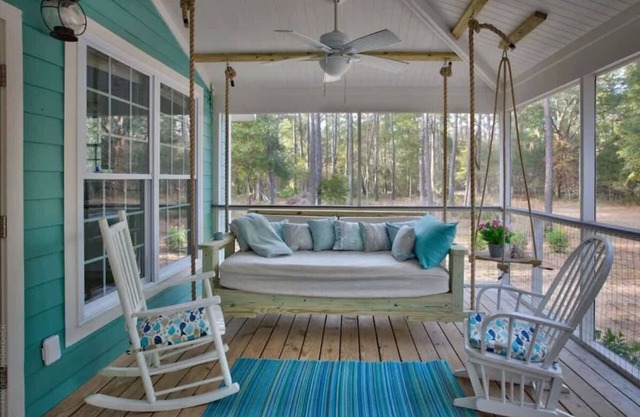 Da Fuskie Dreams House with Swing Bed