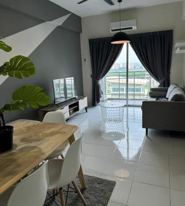 Damai Vacation Stay 7 pax 3 Free Parking