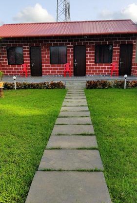 DANDELI CROCODILE EDGE HOME STAY