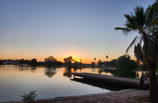DARLENES ON THE PIER nSnowbird Seasonal rental on the lake!