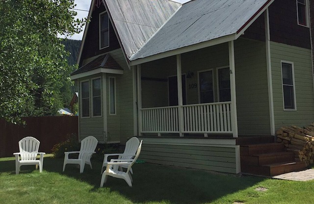 Darling Family Friendly Home in Crested Butte - Perfect Location in Town!