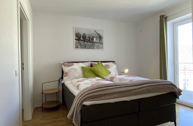 Das Kunsthaus und das Hundertwasserhaus Nebenan | HG26