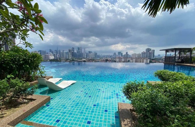 Datum Jelatek by Plush