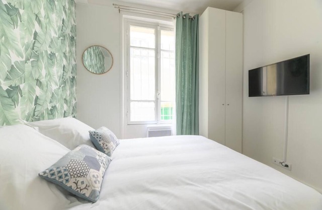 Daumier, 2 Bdrs, 6-8 people, Flat near La Seine, Great Location