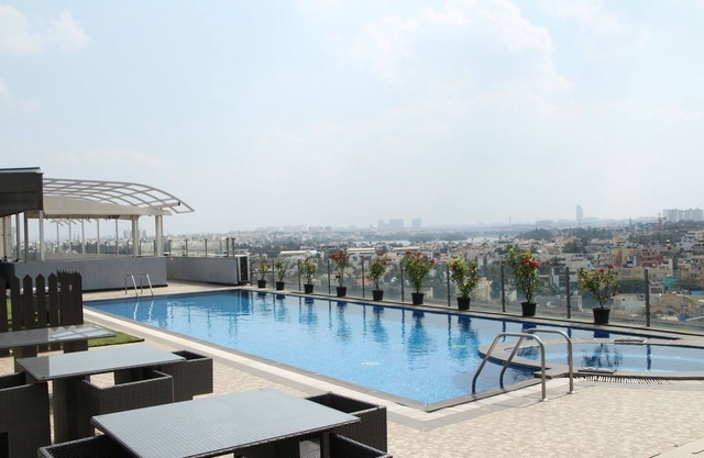 Davanam Sarovar Portico Suites Bengaluru