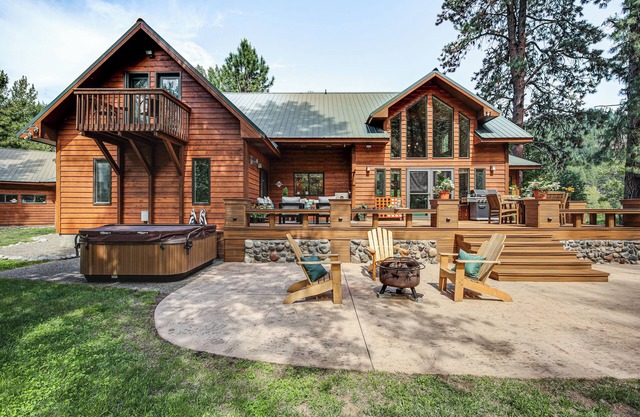 Day Trip to White Pass: Luxe Cabin on Naches River