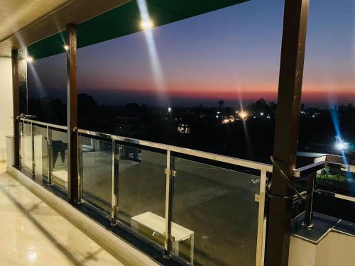 DE AERO SUITES Near Dehradun Airport