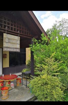 De'Lakeside musslim's homestay