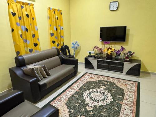 Deena Homestay Seri Gading BP