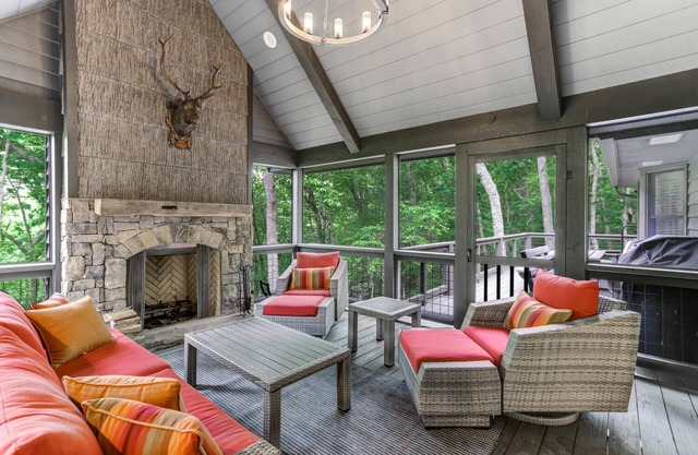Deer Ridge | Stunning & Spacious Family Retreat