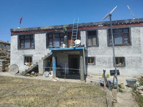 Delek Homestay Losar