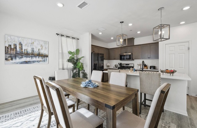 Delightful 3BR - ｜Family-Friendly｜Relaxing Patio｜Flexible Lease #41423