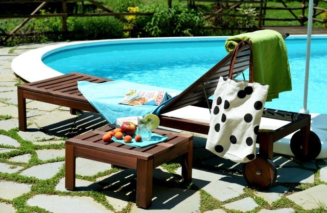 Delightful family Farmhouse with pool, in the woods, 20 km from Florence