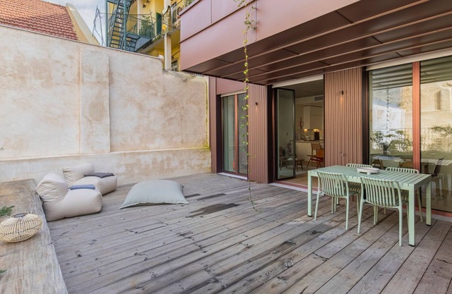 Deluxe 2BDR Apartment W/Patio by LovelyStay