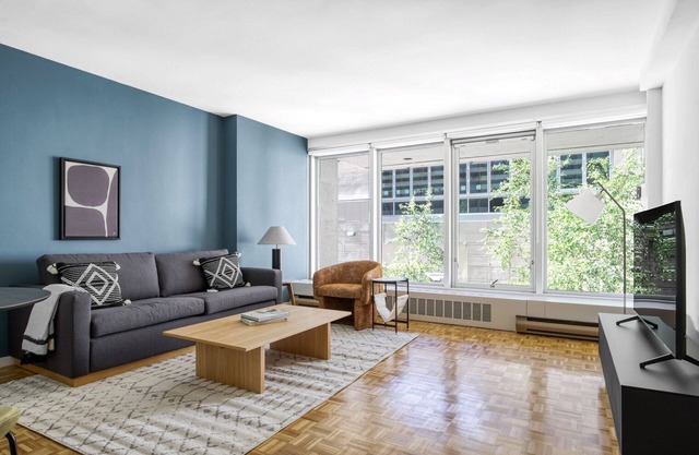 Deluxe Back Bay 1BR w/Gym, nr Copley T, by Blueground