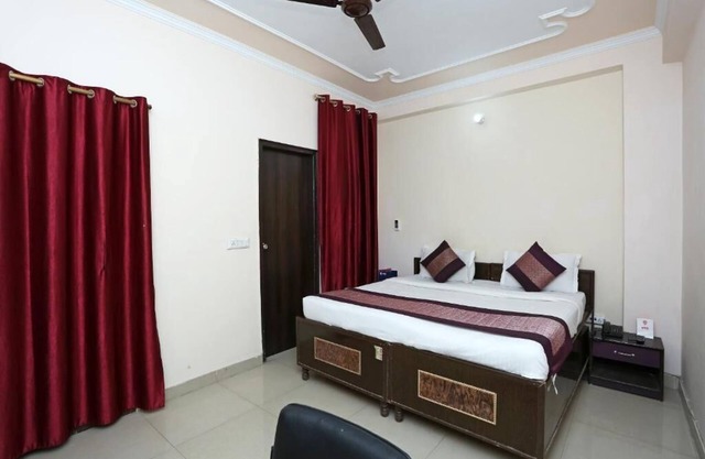 Deluxe Double Room 2 Adults + 1 Child +2 -Hotel Ramida Suites At Delhi Airportnn