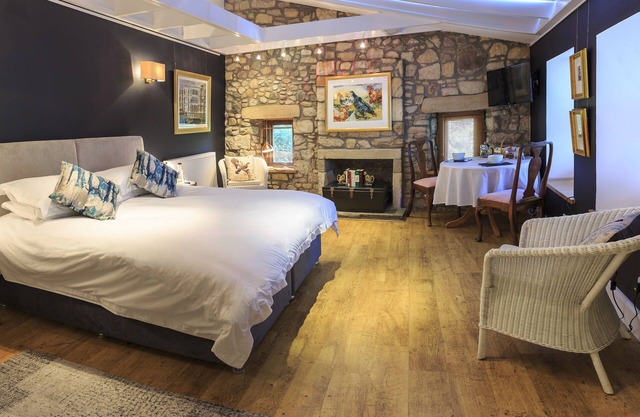 Deluxe double room with views of Falkland Palace