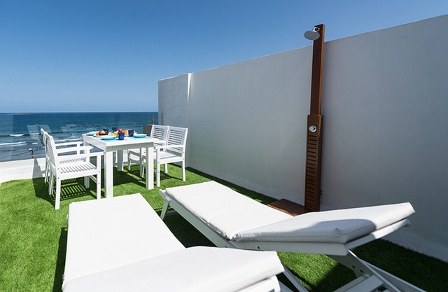 DELUXE HOME, SEA VIEW AND TERRACE