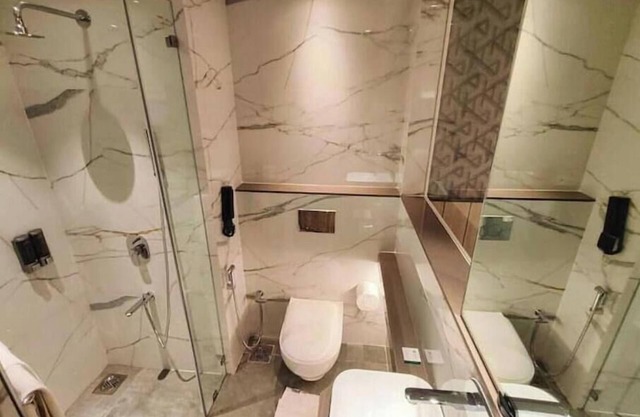 Deluxe room in MIDC Andheri E