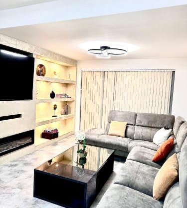 Deluxe Spacious King Size Room