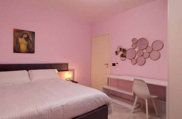 Deluxe Suite con Terrazzo a due Passi dal Corso Vittorio Emanuele