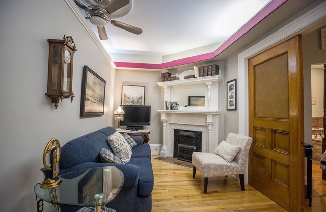 Deluxe suite, double whirlpool bath, 4 poster queen bed