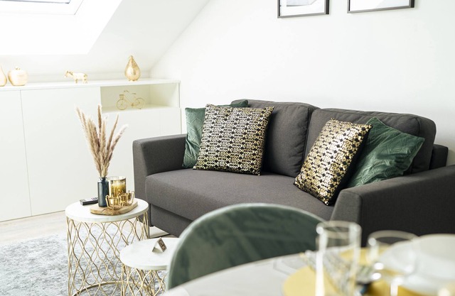 Deluxe Suite | Living+Workplace