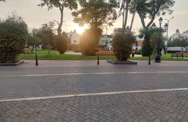 Departamento en Primer Piso Frente a Parque, 2 Cuartos, 2 Baños, Mascotas sí :)