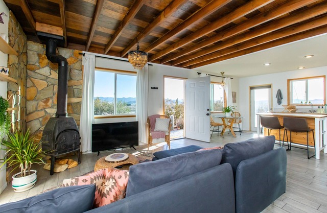 Desert Escape+Art studio+Trailer 10 min to Joshua Tree Park