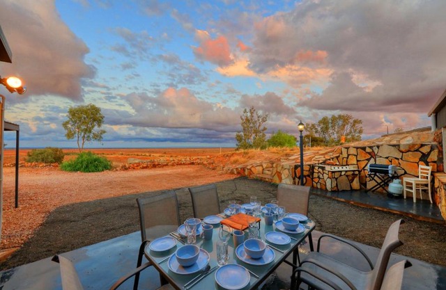 Desert Hideaway - White Cliffs