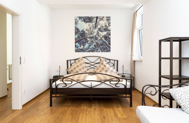 Design Apartment "Fünfknopfturm" - In the heart of Kaufbeuren's Old Town