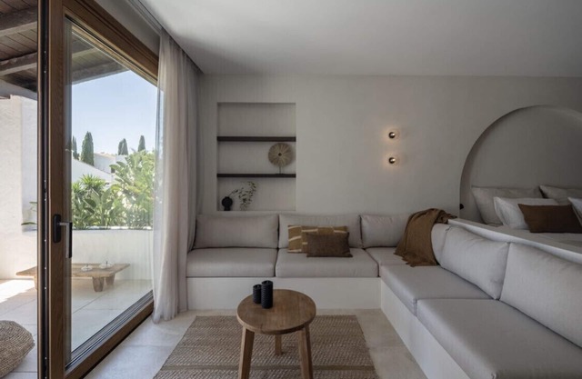 Design Apartment in Puente Romano Beach Resort