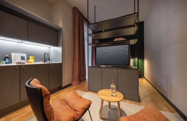 Design Apartment with balcony, Berlin Mitte