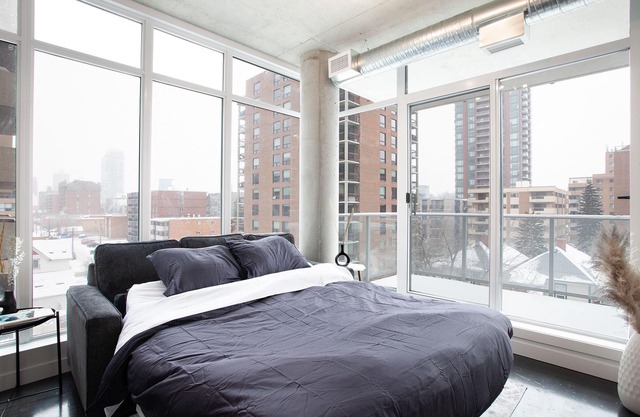 Designer Cosmopolitan Loft in Downtown Calgary