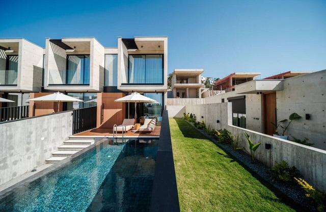 Designer Townhouse with heated infinity pool in Paphos