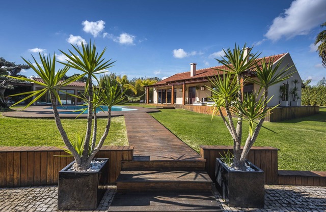 Designer villa with private swimming pool near Sesimbra