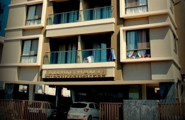 Destination - 41 By Easystay Suits