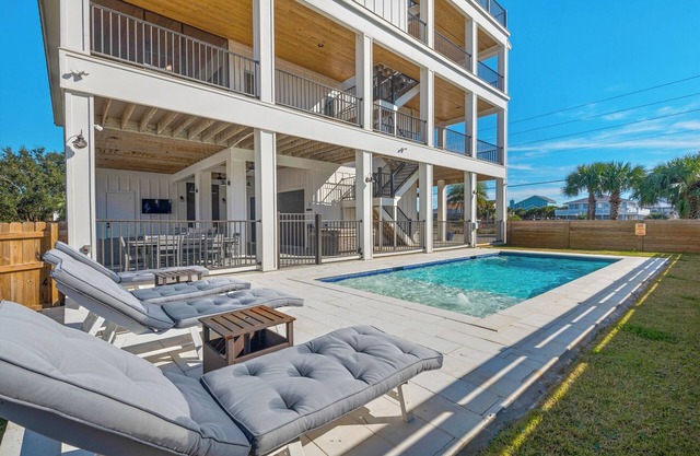 Destination Perfection 🌴 Luxury Beach Home w Pool + Elevator + Rooftop Views