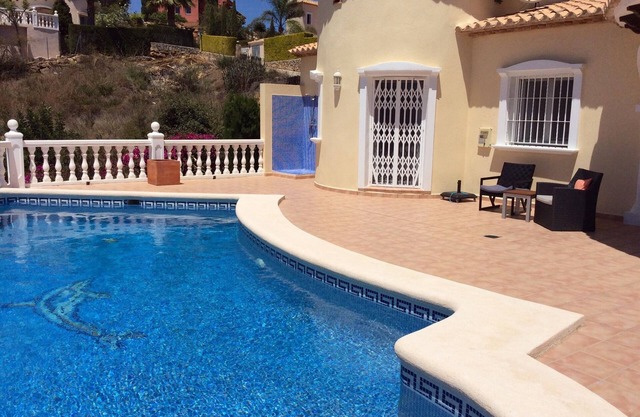 Detached 3 bedroom 2 bathroom villa with private south facing pool.