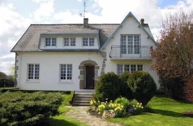 Detached apartment, 90 m2, sea view, large garden, 2 min from the beach on foot