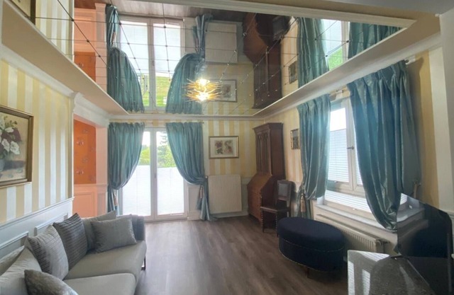 Detached house with large terrace