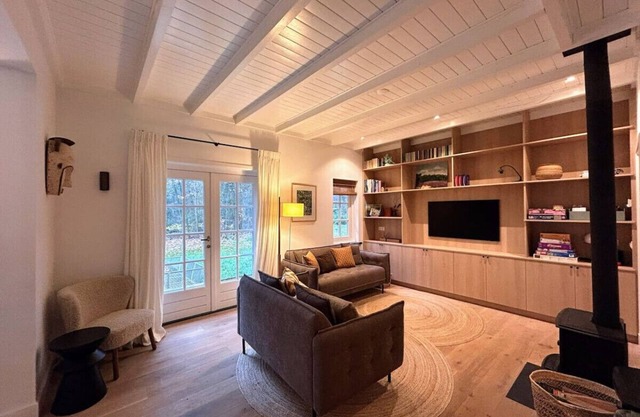 Detached vacation home in the middle of the forest