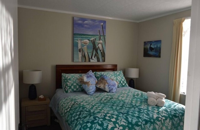 Devon Cottage NZ - a home away from home, a 10 mins away from the beach