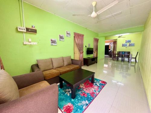 Dfieza Homestay Chukai